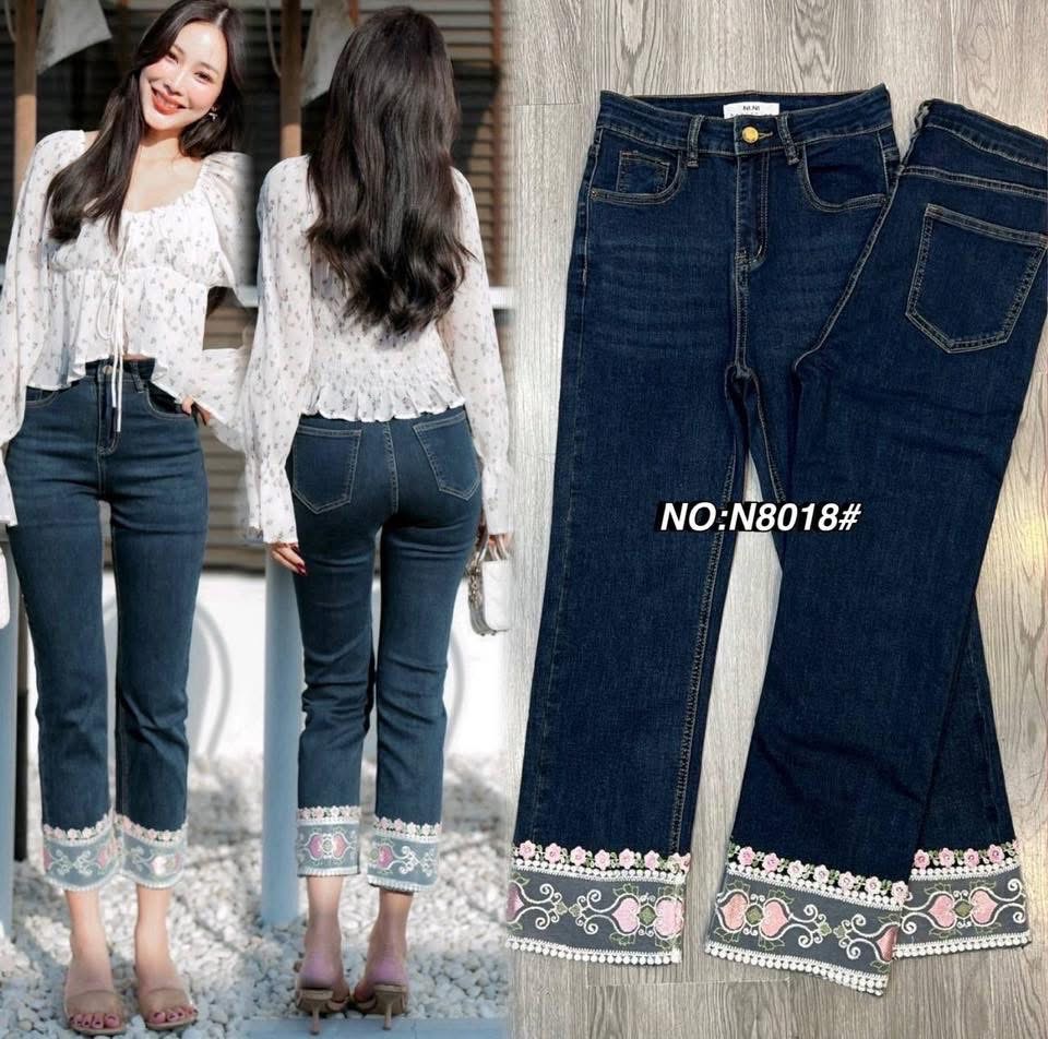 กางเกงยีนส์ทรง 8ส่วน ทรงกระบอกเล็ก ปลายขาตัดต่อผ้า two tone style !!! แต่งลูกไม้ ใส่น่ารักมากๆค่า สวยฮิตสุดๆ ฟอกสีเข้มสวยมาก ใส่ทรงสวย ใส่สบาย : สินค้าคุณภาพ (พร้อมส่ง)