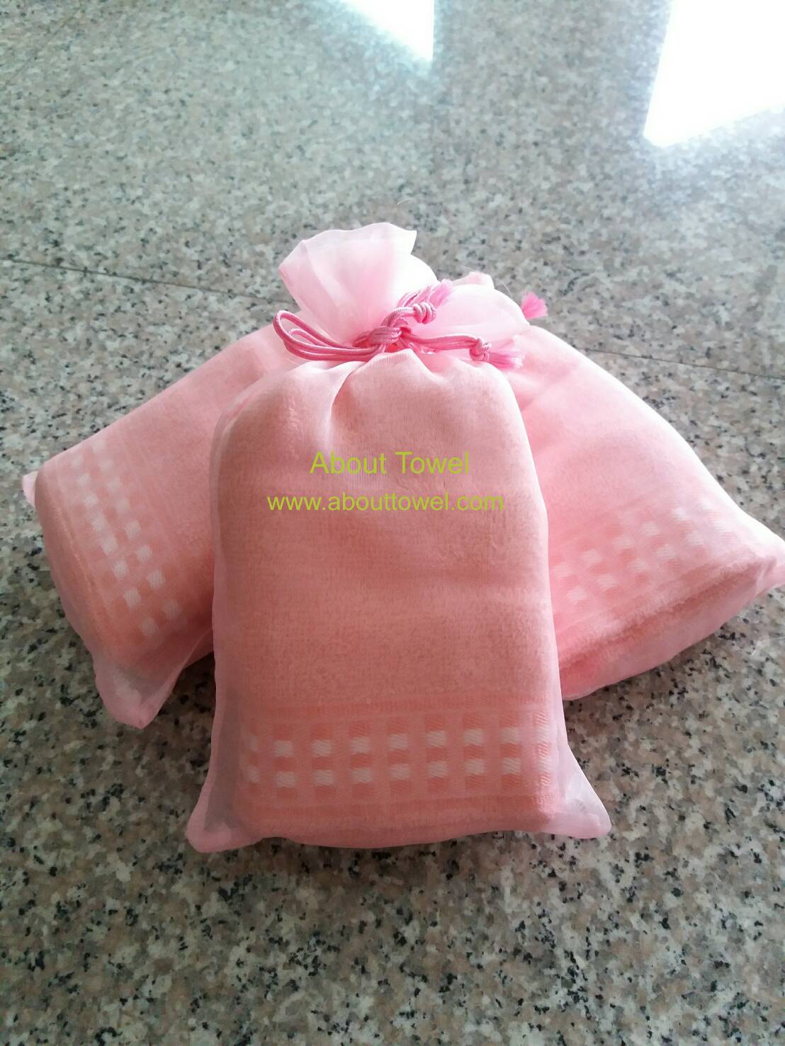 กด “สั่งซื้อ” เพื่อดูรูปสินค้าเพิ่มเติม ผ้าขนหนูพรีเมี่ยม ผ้าขนหนูรับไหว้ พร้อมบริการปักโลโก้ อัลบั้ม2