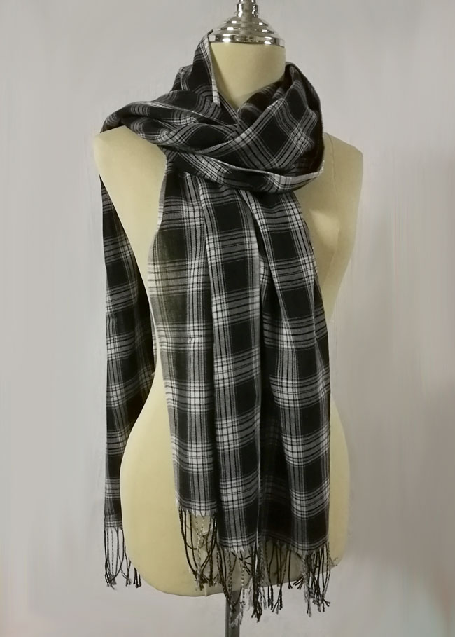 ผ้าพันคอผืนใหญ่ ผ้าคลุมไหล่ Uniqlo /ของใหม่/