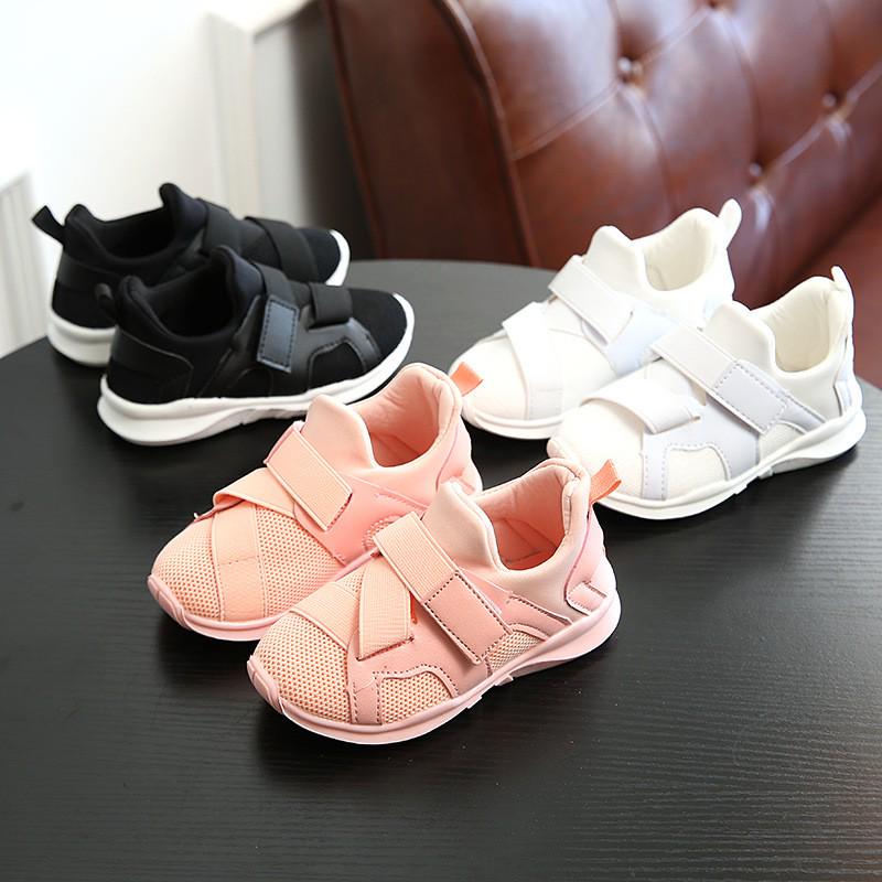 รองเท้าคัชชูเด็กสีดำ เทปหน้าไขว้เท่ห์ Size 26-35