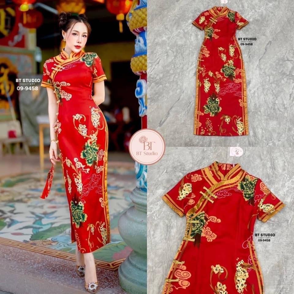 เดรสกี่เพ้าคอจีนแต่งกระดุมและกุ้นแทบจีน ตัดลายผ้าลายดอกไม้ งานสวย หรู ดูแพง คัตติ๊งสวยมาก ๆ ค่ะ ใส่สบาย : สินค้าคุณภาพ (พร้อมส่ง)