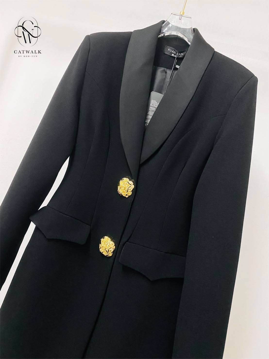 เดรสสูทยาวกระดุมทอง เนื้อผ้าเกรดเอ ผ้าสวยมาก ตัวชุดเป็นตัวยาว ทรงเข้ารูป ใส่สบาย : สินค้าคุณภาพ (พร้อมส่ง)