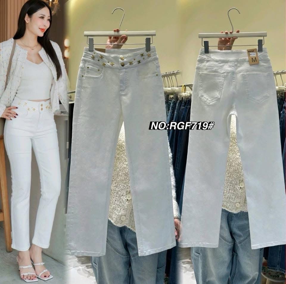 กางเกงยีนส์สีขาวทรงกระบอกเล็ก เอวสูง ขอบเอวหนาแต่งกระดุม 2 เม็ด ดีเทลขอบเอวมีติด CELINE งานสวยมากๆๆ รุ่นนี้ผ้าดีมากๆค่ะ ผ้ายืดใส่สบายมากๆ ใส่สบาย : สินค้าคุณภาพ (พร้อมส่ง)