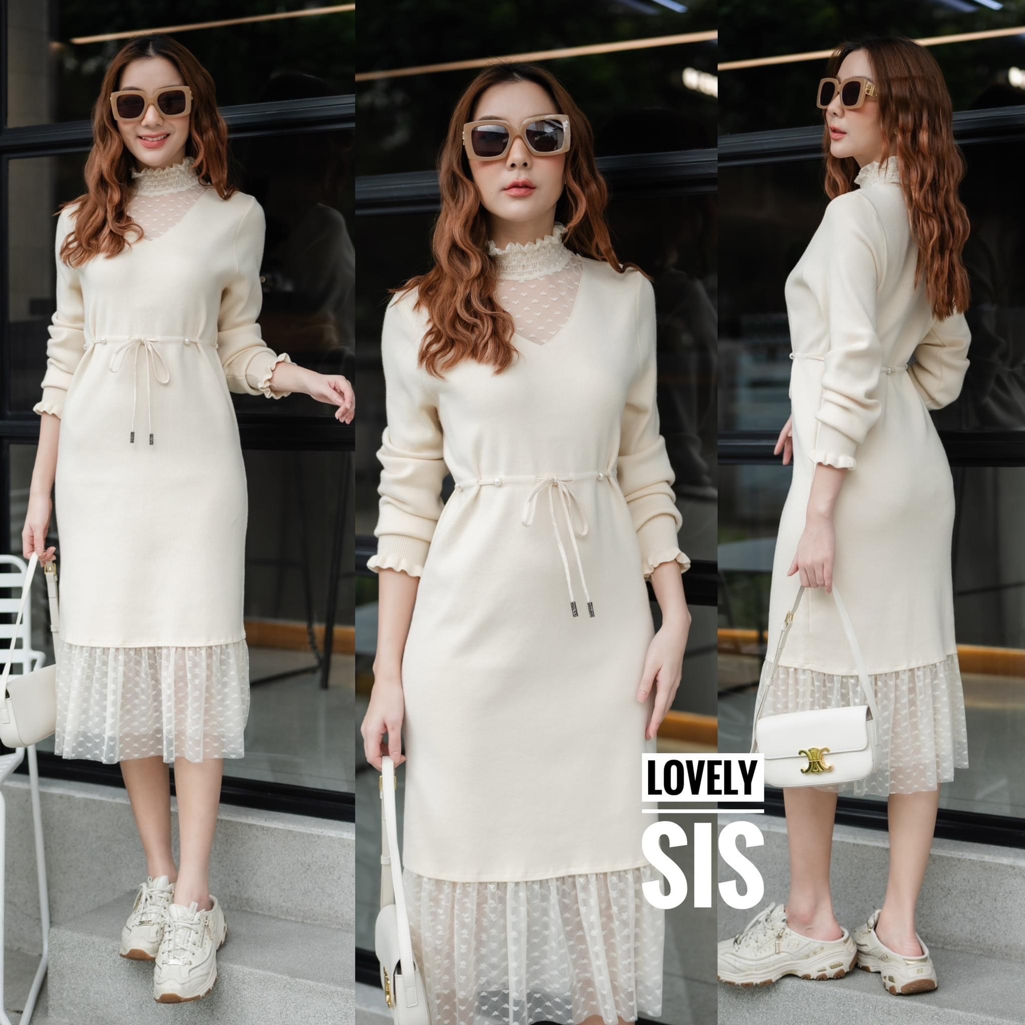 เดรสไหมพรมแต่งคอปีนและชายกระโปรงด้วยผ้าลูกไม้เนื้อนิ่ม งานแขนยาวมีระบายปลายแขน ช่วงเอวมีสายรูดแต่งไข่มุกปรับได้ตามชอบ ใส่สบาย . สินค้าคุณภาพ (พร้อมส่ง)