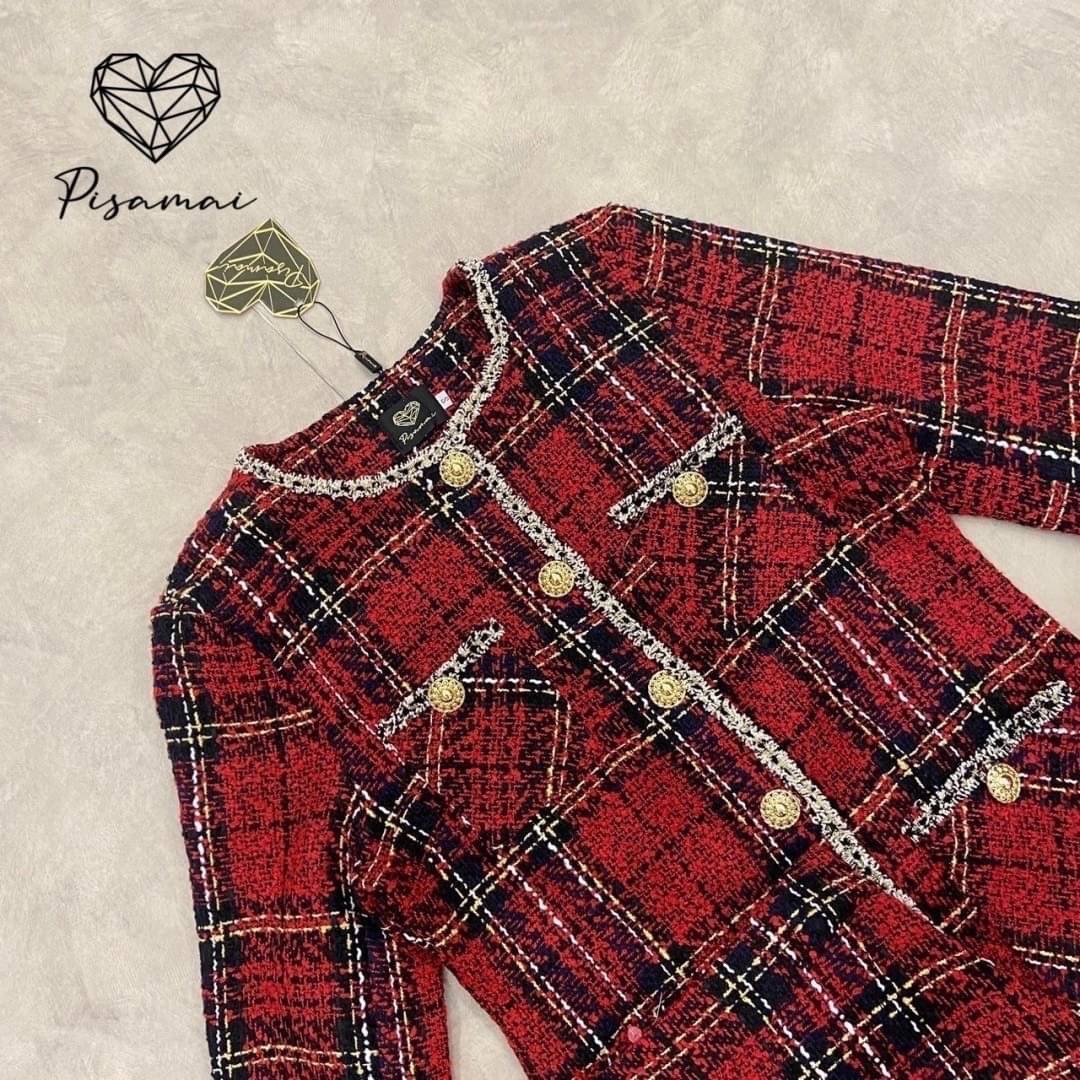 เซ็ตผ้าทวิสลายสก็อตสีแดงน่ารักๆ มาคู่กับกระโปรงสอบตัวสั้นเข้าเซ็ต เหมาะกับ ช่วงเทศกาลมากๆค่า ใส่สบาย : สินค้าคุณภาพ (พร้อมส่ง)