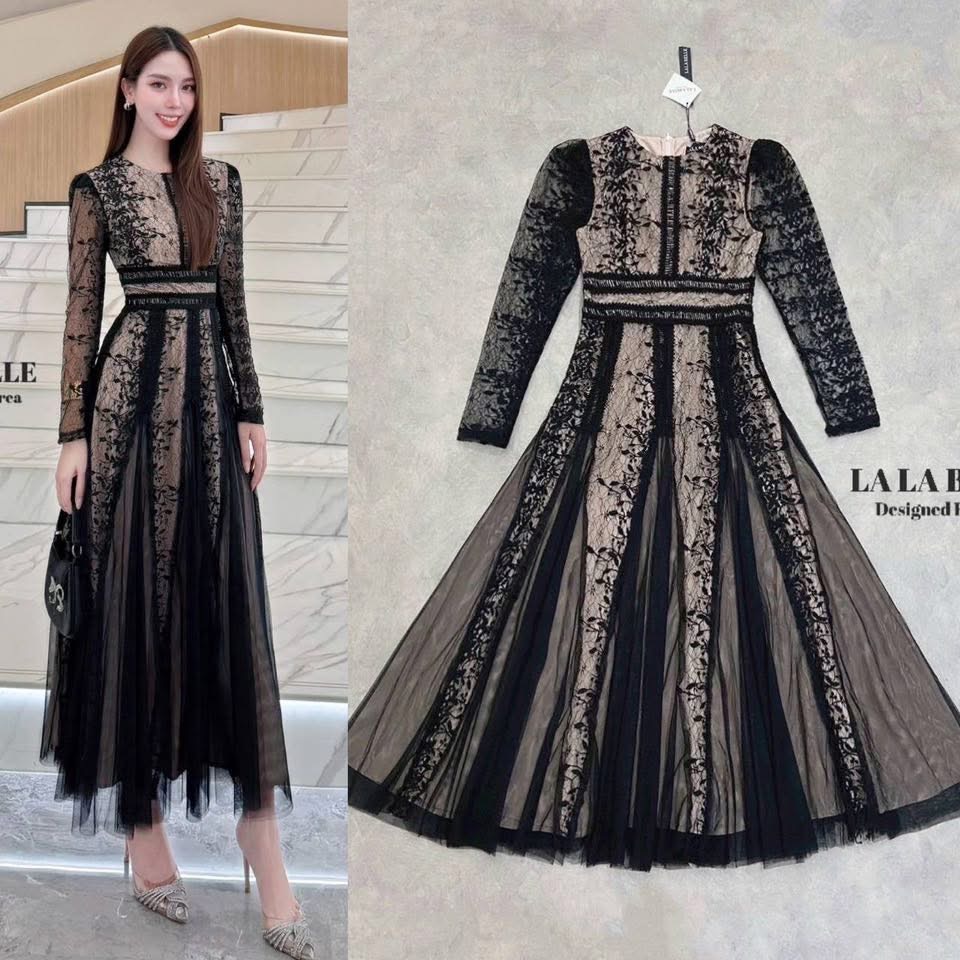 เดรสลูกไม้ปักแน่นๆทั้งชุดทรงคอกลมแขนยาวซีทูยกไหล่เอวตัดขอบเอวกระโปรงทรงเจ้าหญิงชายกระโปรงแต่งผ้าตาข่ายฟูๆตามจีบกระโปรงมีซั ใส่สบาย : สินค้าคุณภาพ (พร้อมส่ง)