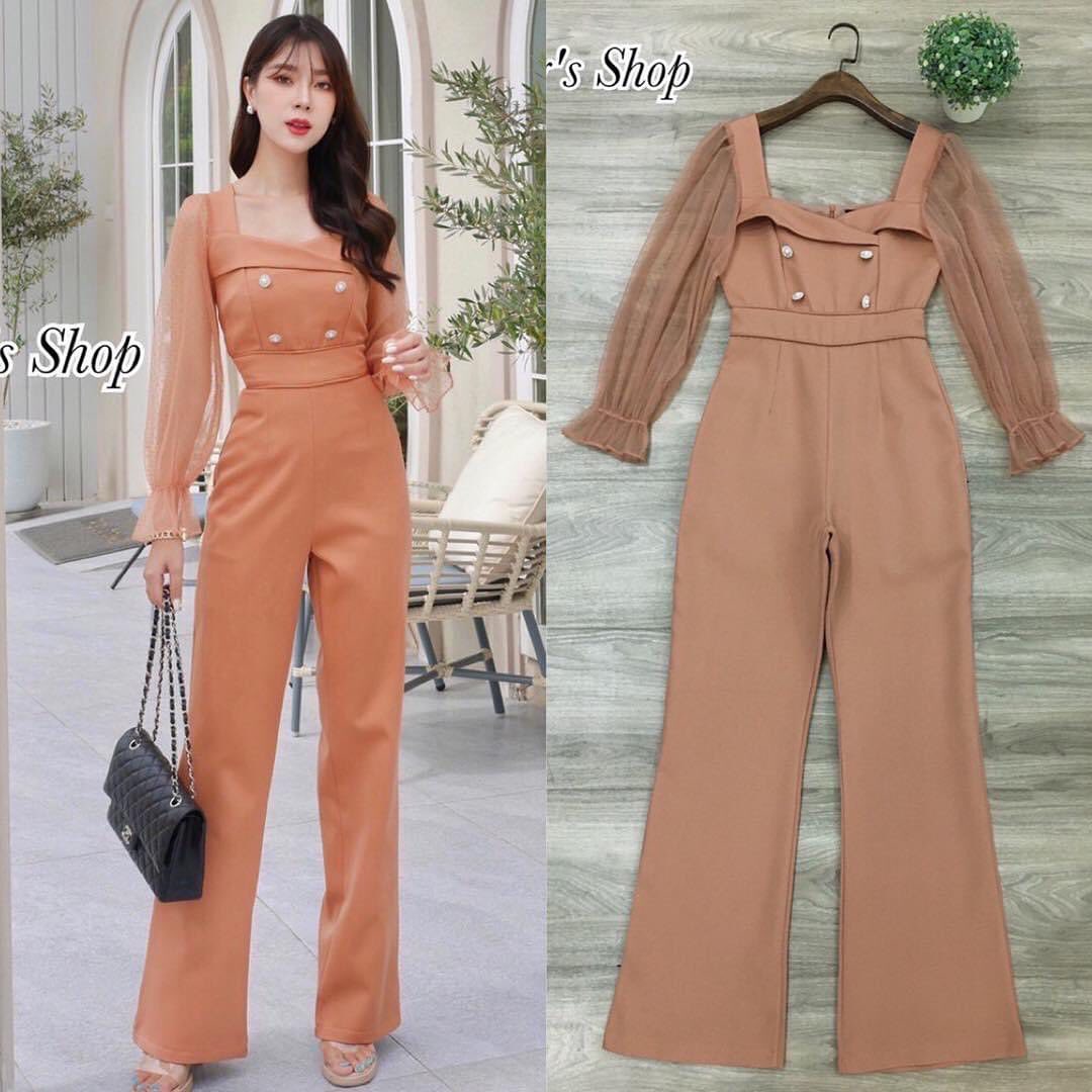 จั้มสูทกางเกงขายาว ลุคสวยหรู ดูผู้ดี ทรงสวยค่ะ แขนยาวปลายแขนจั้ม ช่วงแขนใช้ผ้ามุ้งลายจุดเนื้อนุ่มใส่สบาย . สินค้าคุณภาพ (พร้อมส่ง)