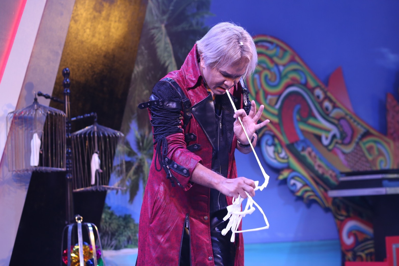 มายากล นักมายากล การแสดง โชว์ Magic Show "งาน HILUX REVO FESTIVAL 2020" 24/03/2564