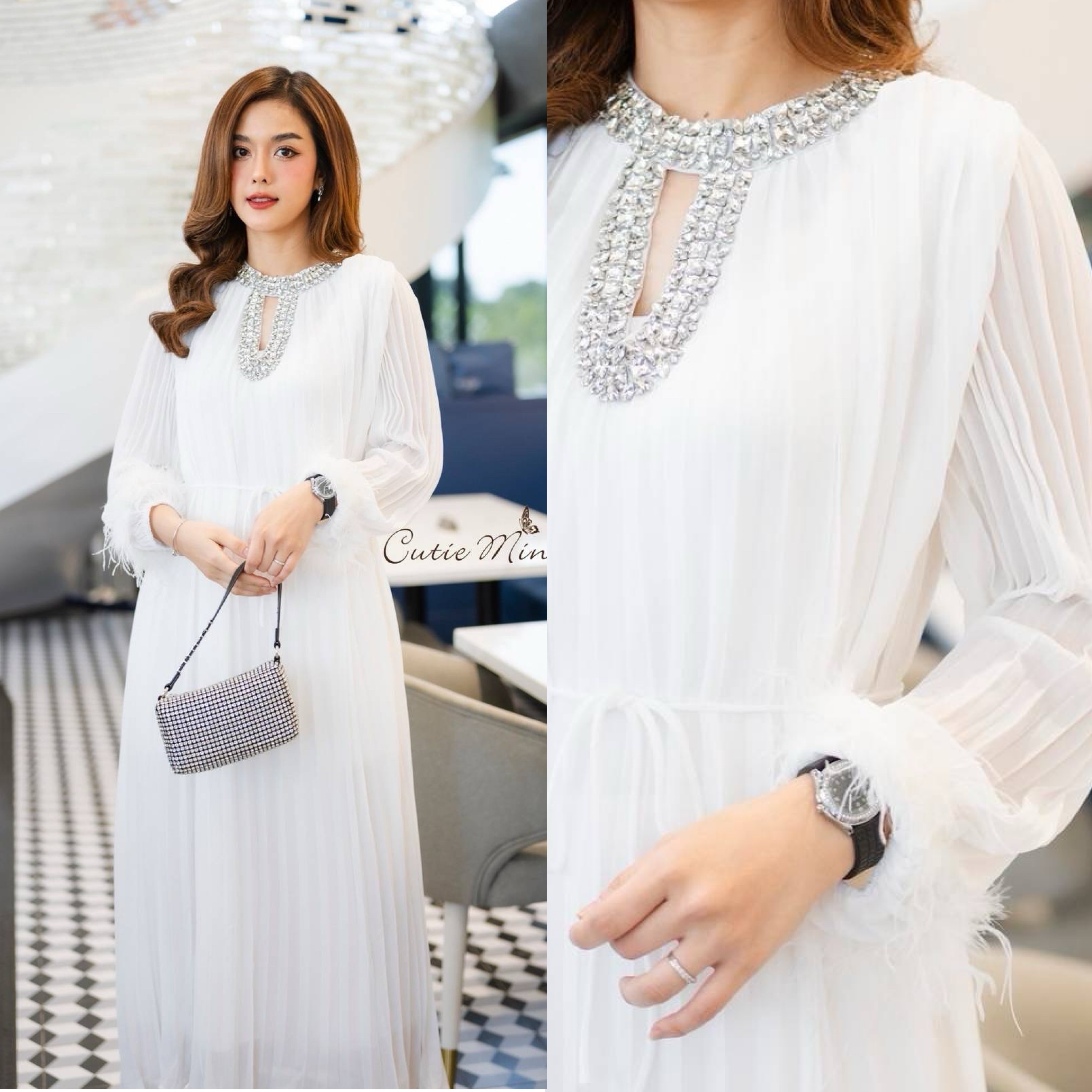 แม็กซี่เดรสผ้าชีฟองอัดพลีทคอประดับเพชรเม็ดใหญ่สุดอลังการ เพิ่มความเก๋ที่ปลายแขนด้วยขนนก มาพร้อมกับเชือกผูกเอว ชุดมีซับในทั้งตัว ใส่สบาย : สินค้าคุณภาพ (พร้อมส่ง)