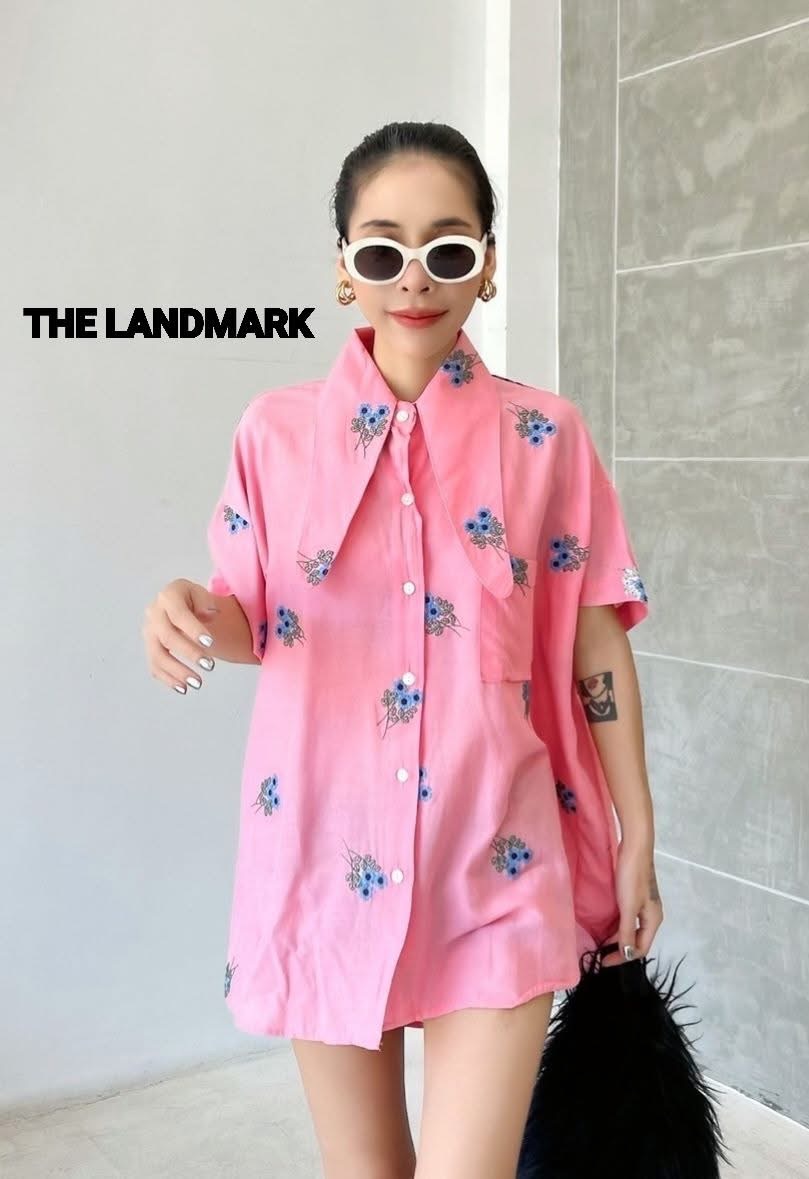 เชิ้ตผ้าฝ้าย ปักลายในตัว กระดุม ผ่าหน้า ชายโค้ง กระเป๋าอก หน้าสั้น~หลังยาว ☆ลายปักคิ้วท์ๆมินิมอล ใส่สบาย : สินค้าคุณภาพ (พร้อมส่ง)