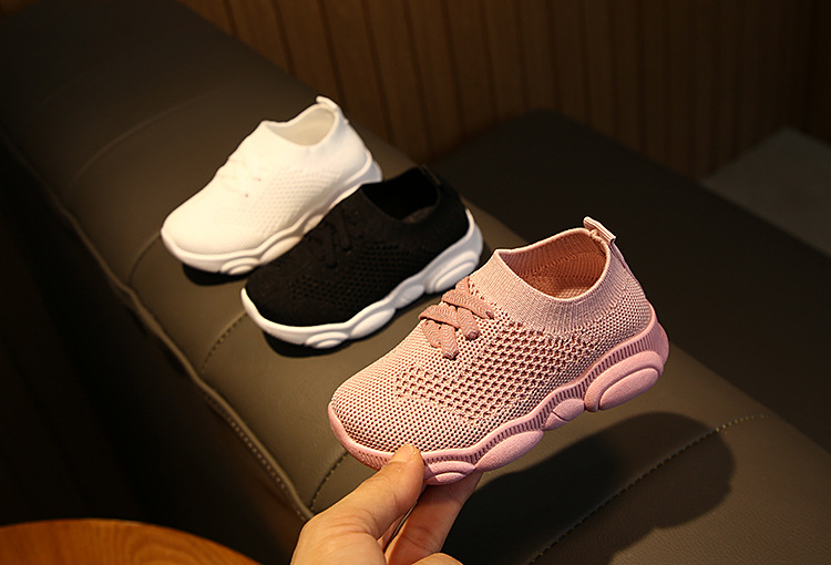 รองเท้าเด็กชายหญิง วัย 1-6 ปี ผ้าตาข่ายยืดหยุ่น ระบายอากาศดี สวมใส่เบาสบายไม่ร้อน