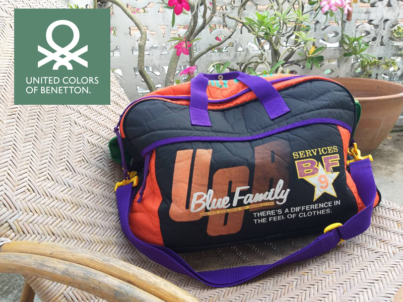 กระเป๋าเสื้อผ้าใบใหญ่ BENETTON