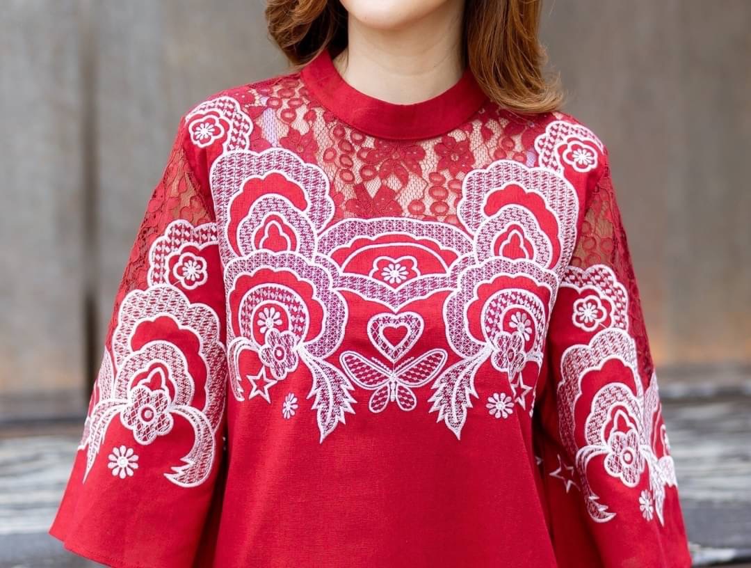 Cutie Minute เสื้อลินินผสมผ้าฝ้ายเกรดพรีเมี่ยม เนื้อผ้าขึ้นลายดีเทลงานแต่งด้วยผ้า ลูกไม้สวยงาม งานปักสวยงามอลังการ .ได้อย่างลงตัว ใส่สบาย : สินค้าคุณภาพ (พร้อมส่ง)