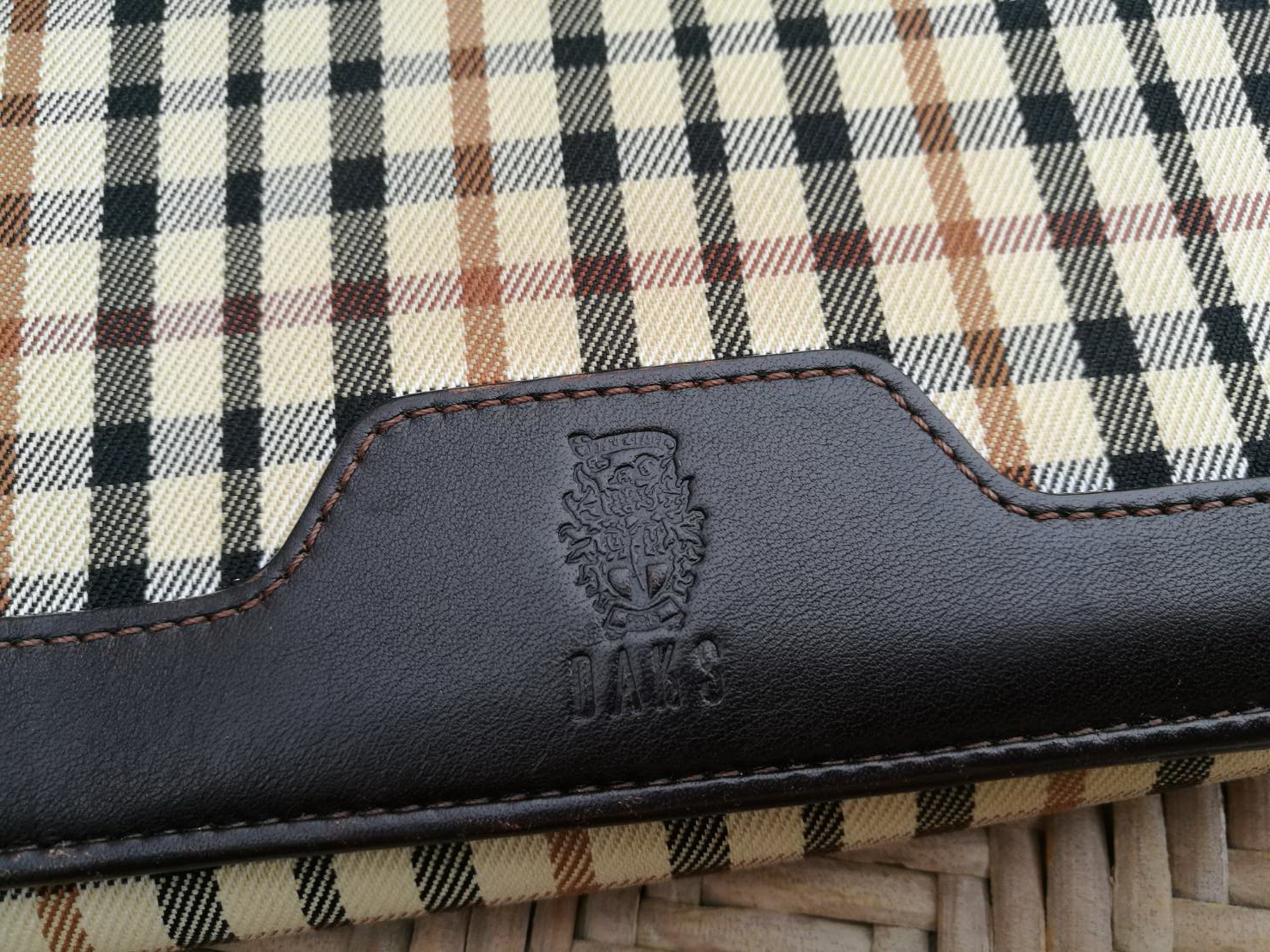 กระเป๋าสตางค์ DAKS สวยมาก ช่องเยอะ