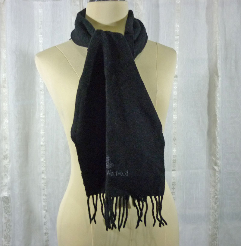 ผ้าพันคอ Vivienne Westwood 100% wool /ของใหม่/