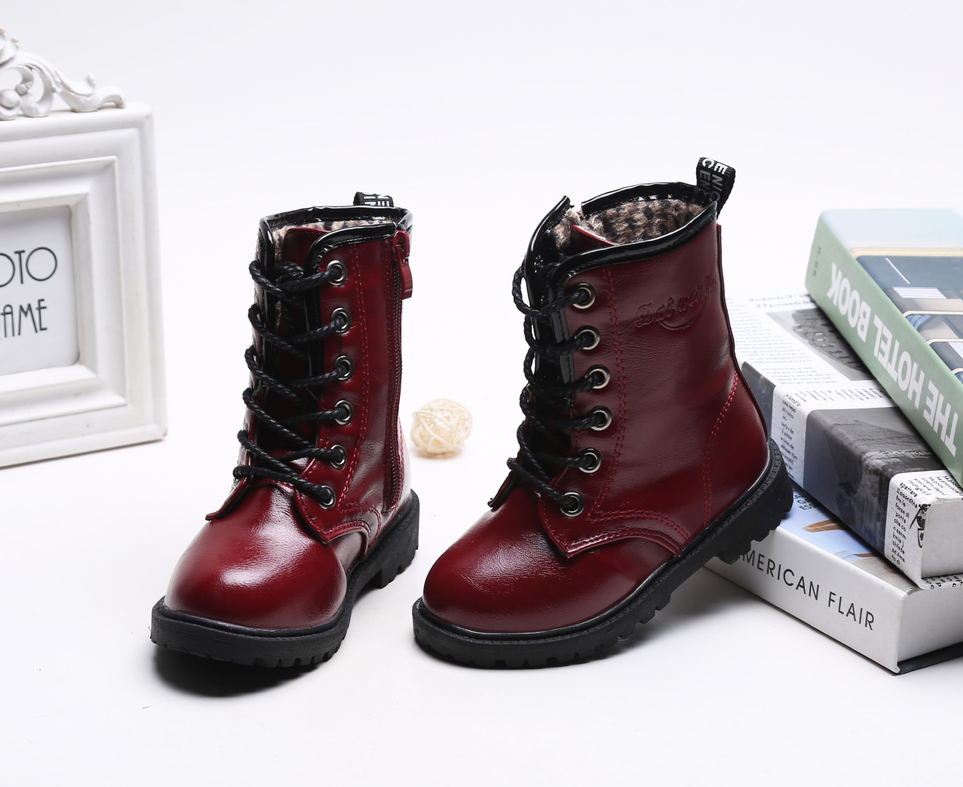 รองเท้าบู๊ทเด็ก สีแดงเบอร์กันดี ผูกเชือกหลอก มีซิปข้าง เท่ห์ หรู Size 27-38