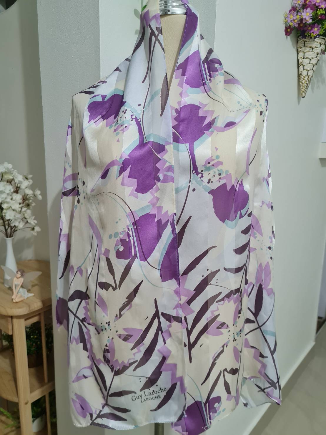ผ้า Silk ผ้าคลุมไหล่ ผ้าพันคอ ผ้าผูกคอ Guy Laroche