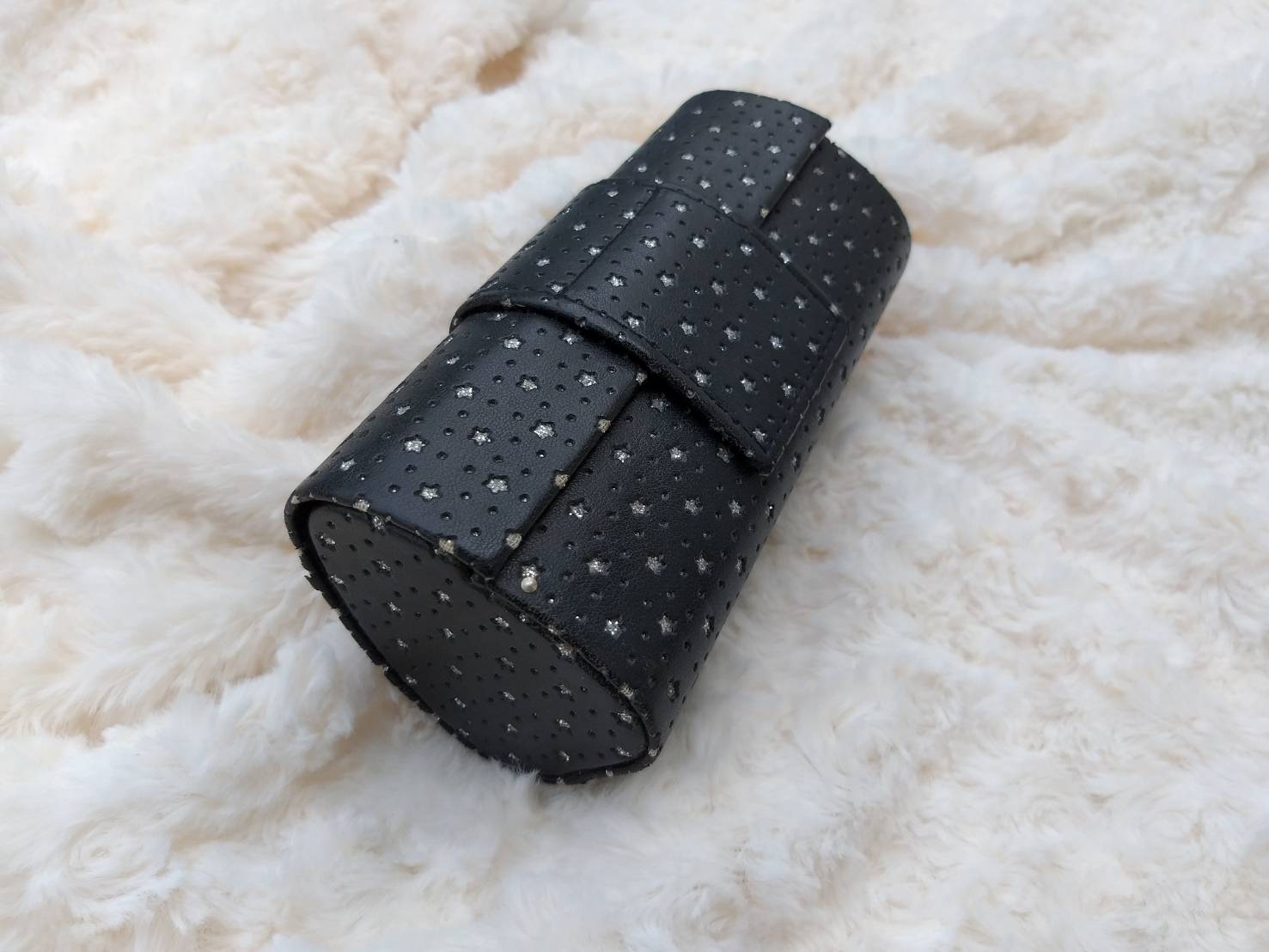 กล่องแว่นอย่างดี สวยมากๆๆ