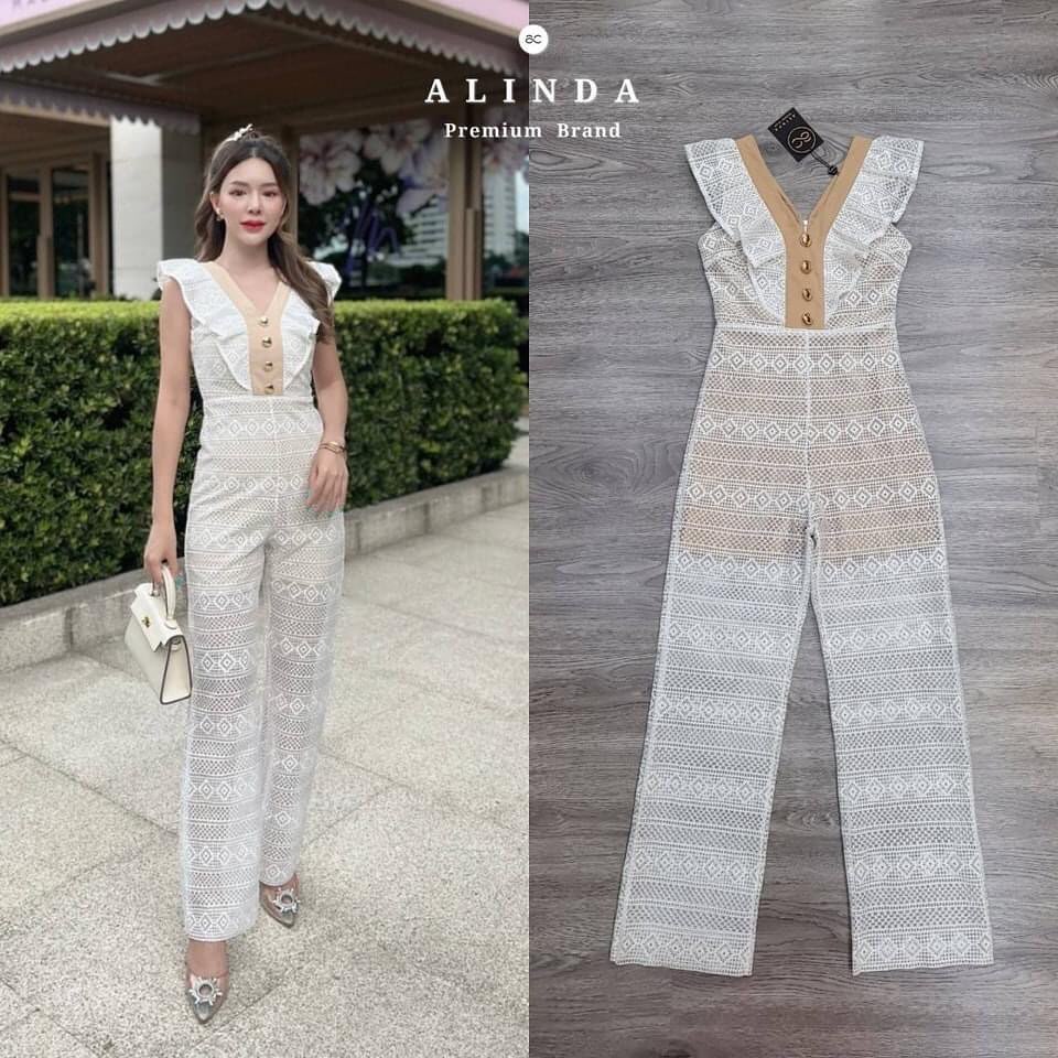 จั๊มยาว แขนกุด คอวี ผ้าลูกไม้ ลายสวยอย่างดี ชุดนี้ดูเรียบหรู . สินค้าคุณภาพ (พร้อมส่ง)