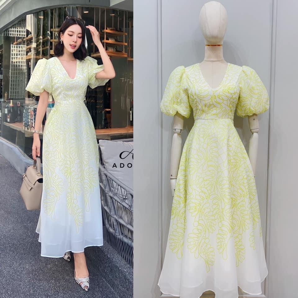 เดรสยาวผ้าชีฟองแขนตุ๊กตาคอวี พิมพ์ ลายสีเขียว มีฟองน้ำในตัว มีซับในทั้งตัว งานเป็น ซิปหลังผ้าดี ใส่สบาย ใส่สบาย : สินค้าคุณภาพ (พร้อมส่ง)