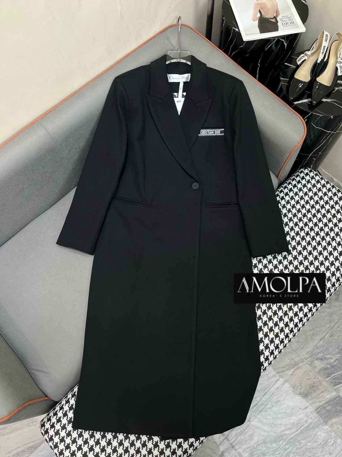 โค้ชตัวยาวจากแบรนด์ CD งานHIEND สุดๆ ห้ามพลาด งานดีสุดๆ ค่ะ ใส่แล้วสวย หรู ไฮโซ มาก ใส่สบาย : สินค้าคุณภาพ (พร้อมส่ง)