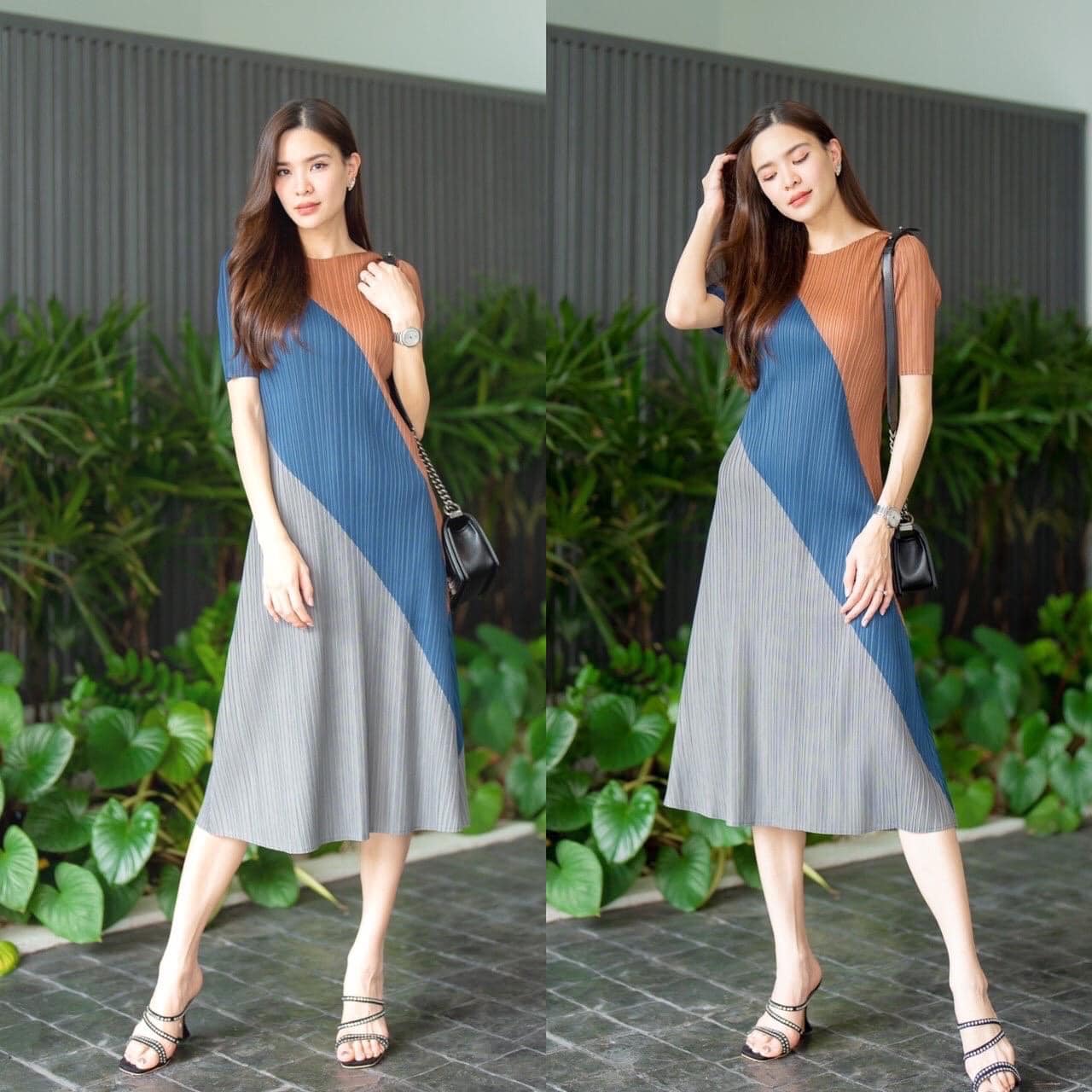 ชุดนี้แพตเทิร์น คอกลมแขนสั้น กระโปรงด้านหน้า ป้ายเฉลียงลง ตัดลายผ้าไล่เฉด 3 โทนสี😘 สวยแพง หรูหรา โดดเด่น สินค้าคุณภาพ (พร้อมส่ง)