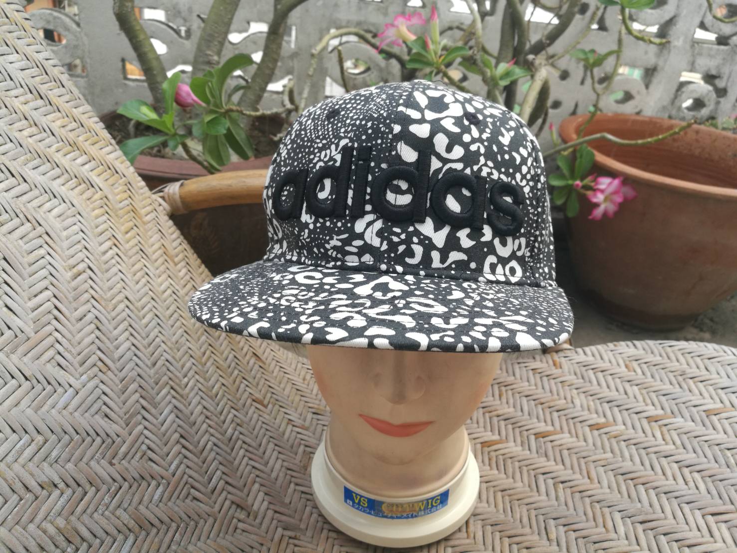 หมวกแก๊ปปีกแบน adidas (ของใหม่)