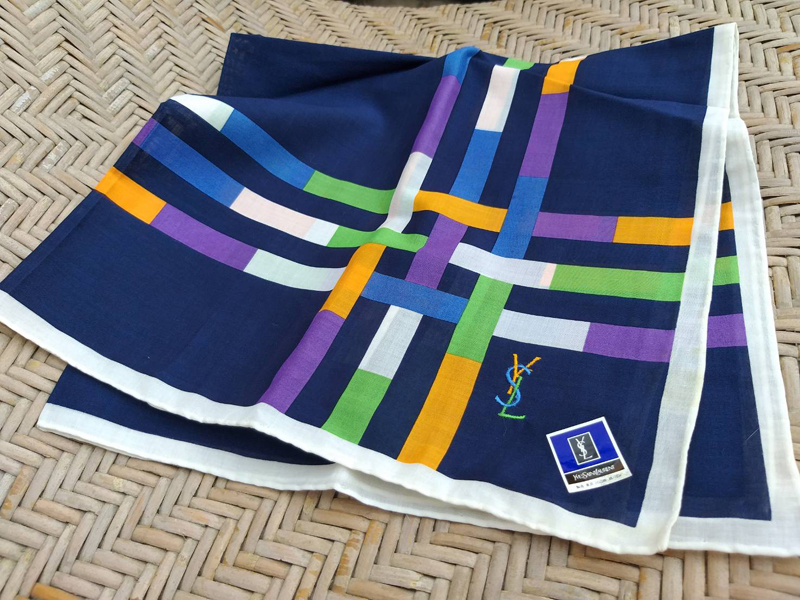 ผ้าเช็ดหน้าแบรนด์เนม Yves Saint Laurent ผ้าดีมากกก