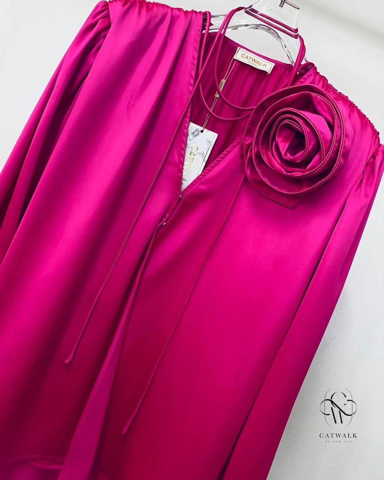 เสื้อผ้าซาตินป้ายหน้า+เข็มกลัดดอกกุหลาบ เนื้อผ้าซาตินเกรดเอ ใส่สบาย : สินค้าคุณภาพ (พร้อมส่ง)