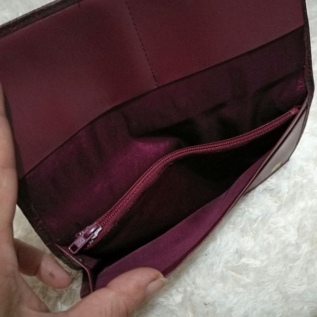 กระเป๋าสตางค์ หนังแท้ สวยมากใบนี้ /ของใหม่/