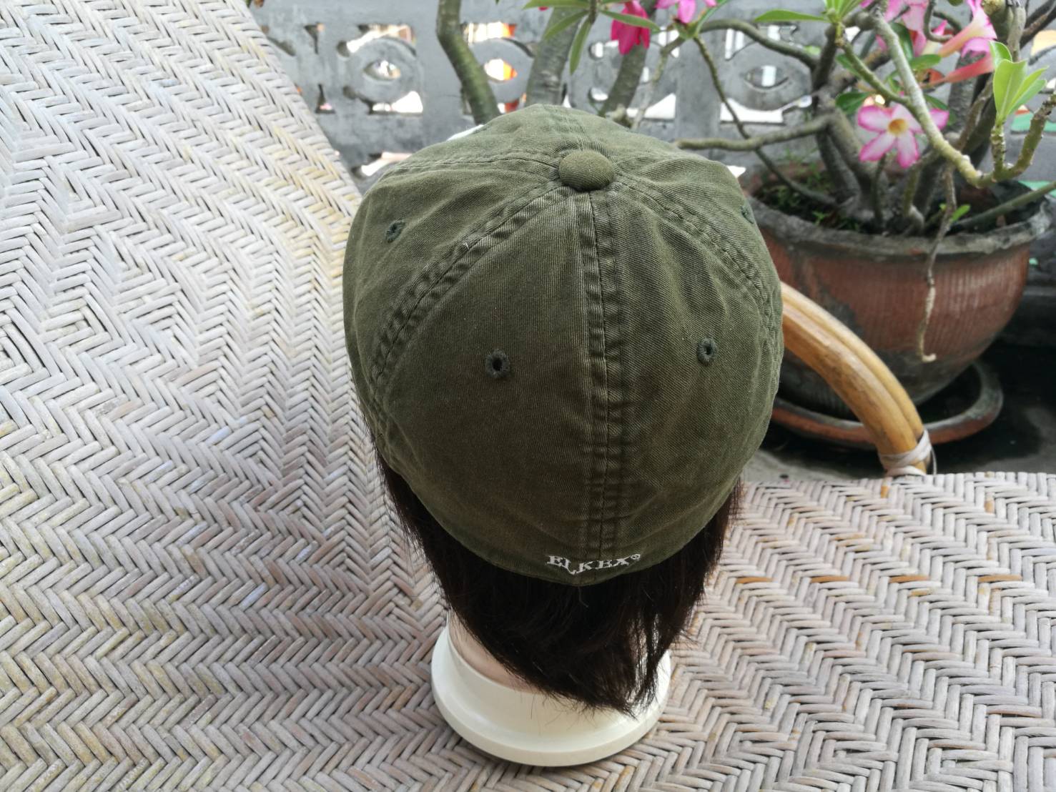 หมวกแก๊ปสีเขียวทหาร เท่มาก หล่อๆ เลย