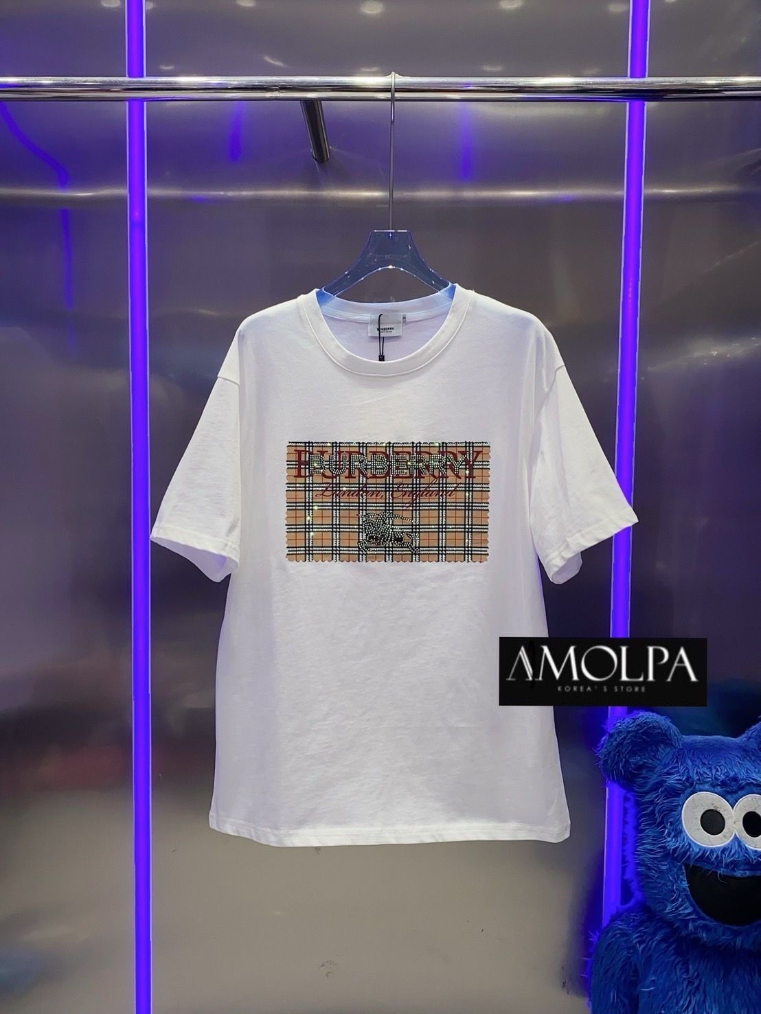 เสื้อยืด BB ปักLOGO หน้าอกลายBBเพชร แน่น สวยเด่น ลายใหม่ชนช๊อปป สวยม๊ากกกกก เนื้อผ้าดีมากๆค่ะ ผ้าเย็นๆ ใส่สบายสุดๆ ใส่สบาย : สินค้าคุณภาพ (พร้อมส่ง)