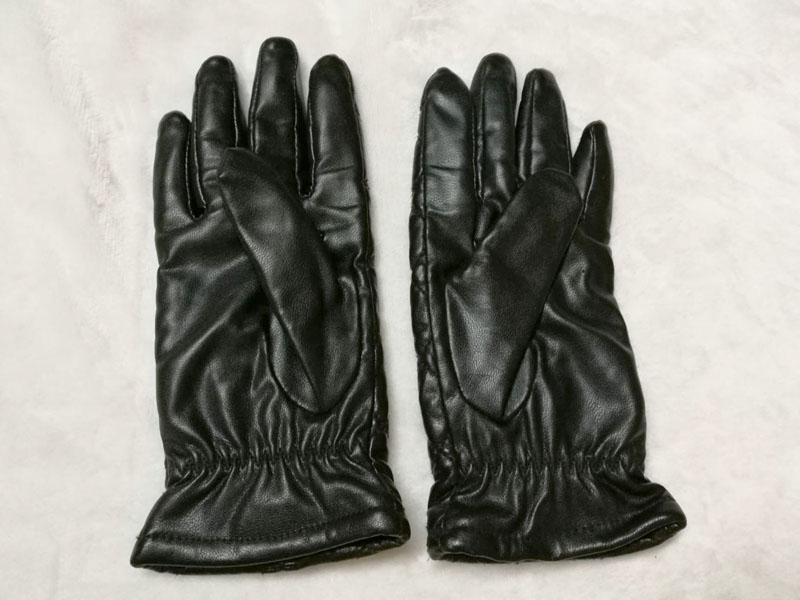 ถุงมือหนัง Uniqlo ไซด์ S อุ่นมากติดลบสบาย