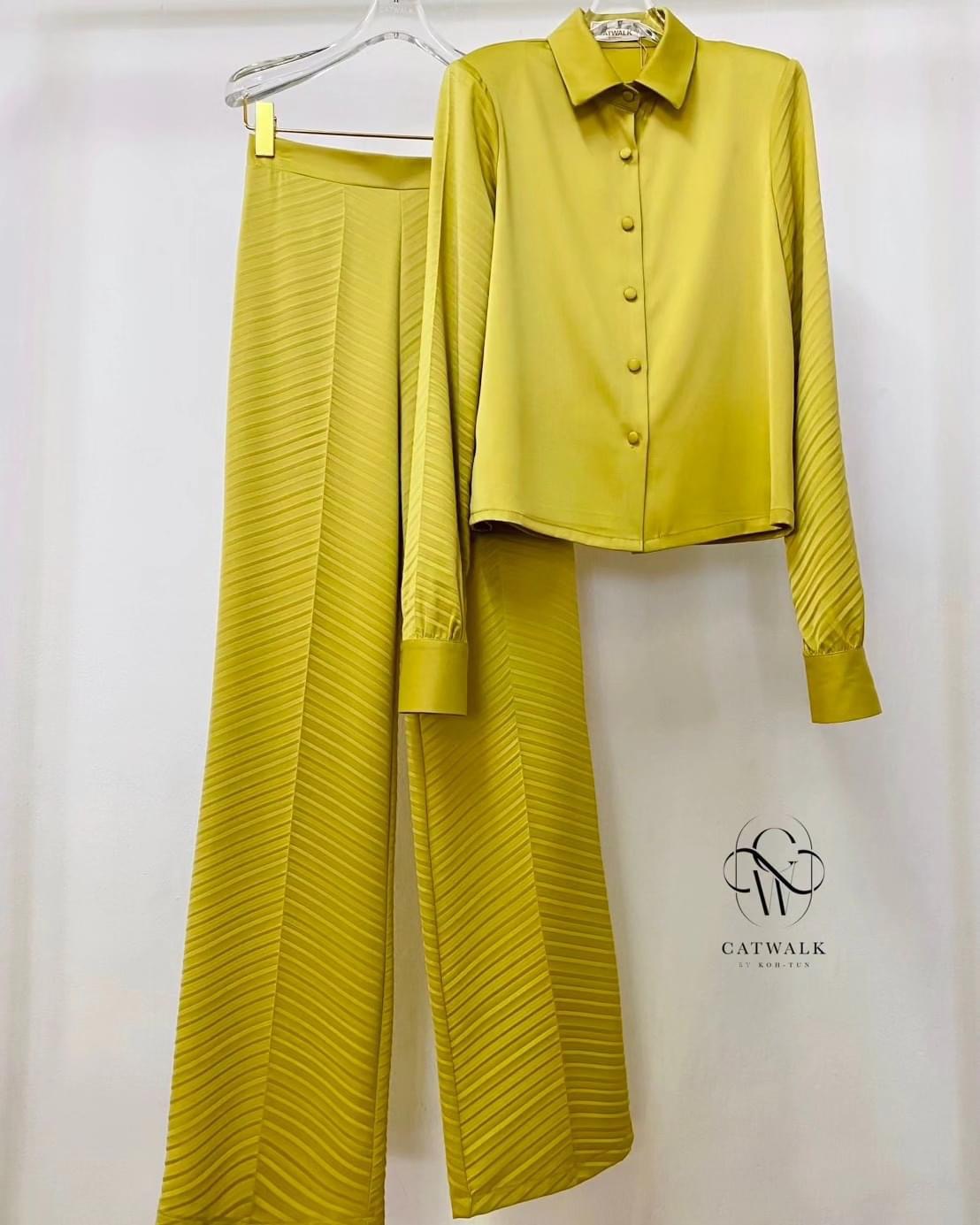 เซตเสื้อเชิ้ตผ้าเครปอัดพลีท+กางเกงทรงสวย เนื้อผ้าเครปกึ่งเงาเกรดเอ ใส่สบาย สินค้าคุณภาพ (พร้อมส่ง)