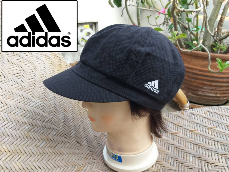 หมวกแก๊ปทรงนิวส์บอย adidas