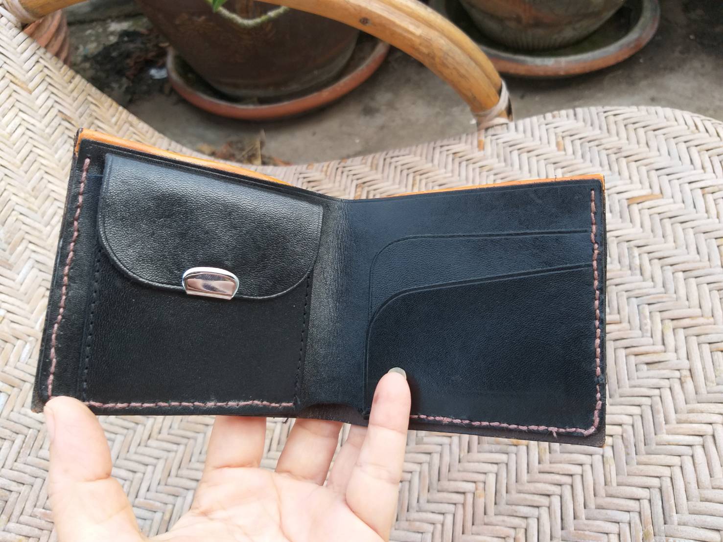 กระเป๋าสตางค์หนังแท้ปั๊มลาย สวยมาก (ของใหม่)