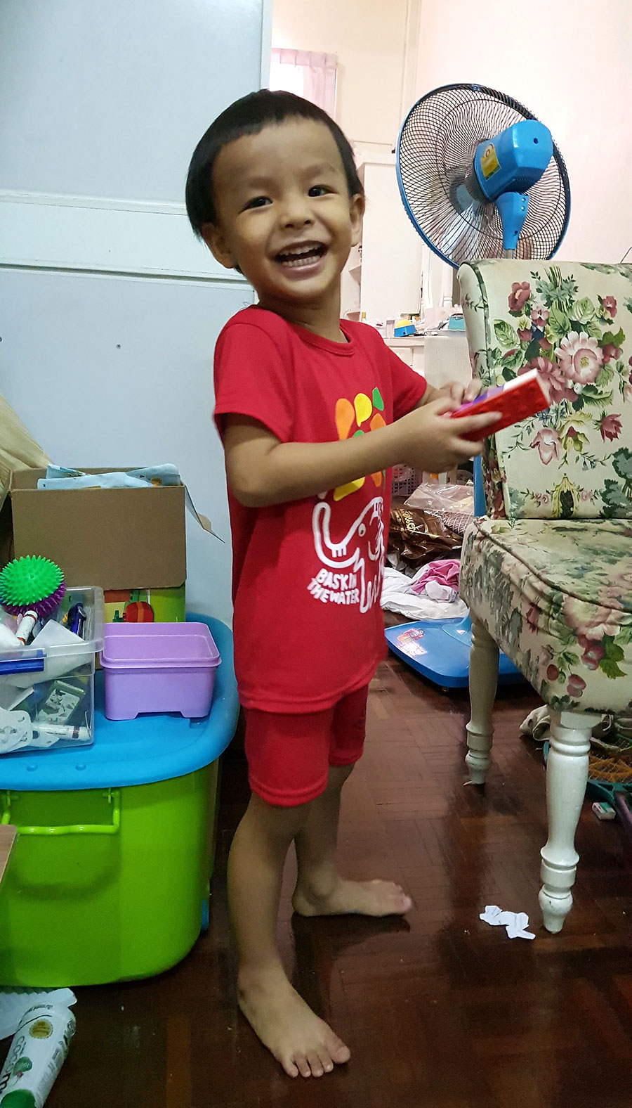 ชุดเด็ก ชุดลำลองเด็ก ชุดนอนเด็ก เสื้อยืด+กางเกงขาสั้นเอวยางยืด สีแดงสกรีนลายช้างพ่นน้ำ สำหรับเด็กวัย 2-7 ปี