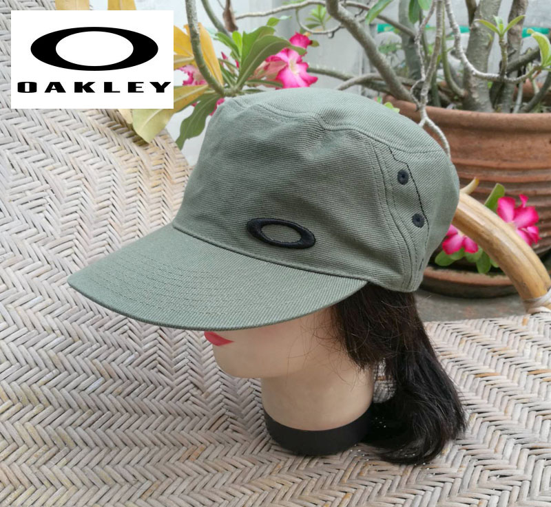 หมวกแก๊ปทรงนิวส์บอย OAKLEY