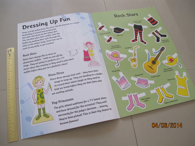 Giant Paper Dolls Dressing up : Rock Stars & Disco Divas & Pop Princesses แต่งตัวตุ๊กตากระดาษ เล่มโต : สาวร๊อค สาวดิสโก้ และเจ้าหญิงป๊อป