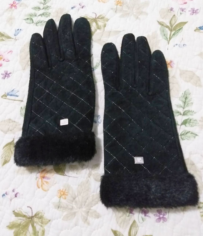 ถุงมือหนังชามัวร์สีดำ Courrèges สวยมาก อุ่นถึงติดลบ