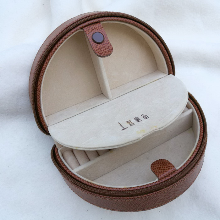 กล่องใส่เครื่องประดับ กล่องอย่างดีมากๆ