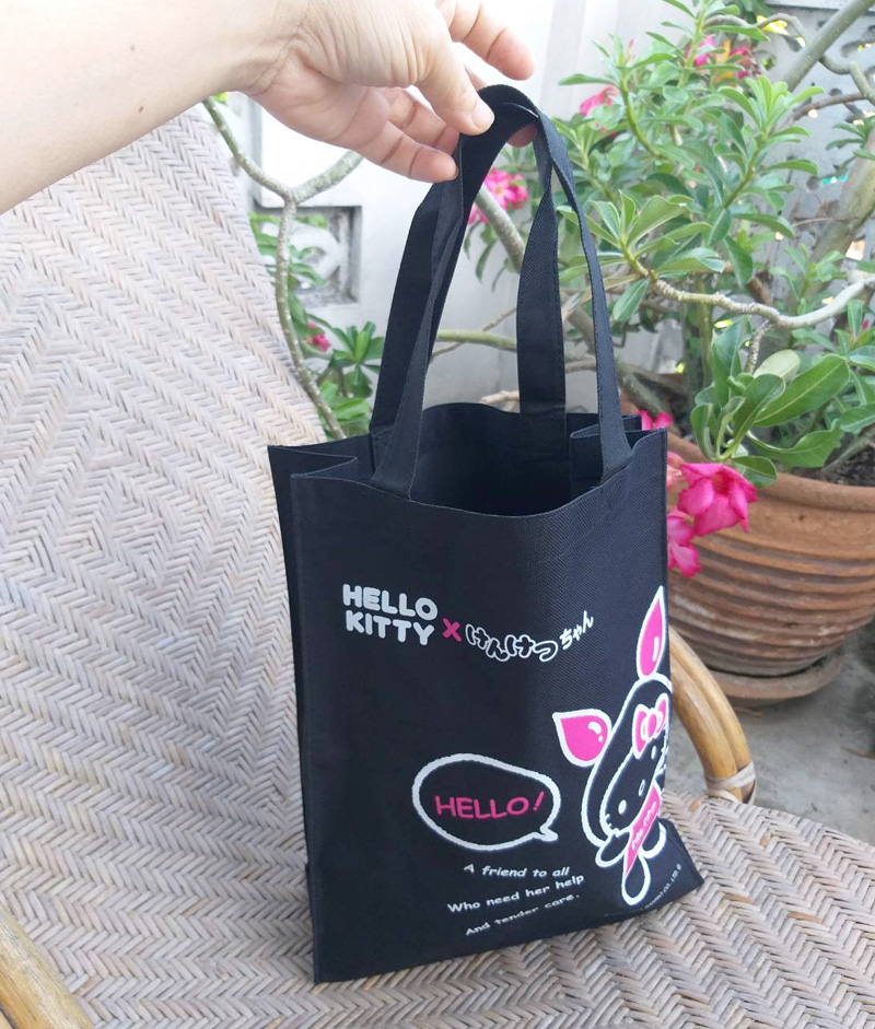 กระเป๋าหิ้ว ถุงผ้า Hello Kitty ลิขสิทธิ์แท้ (ของใหม่)