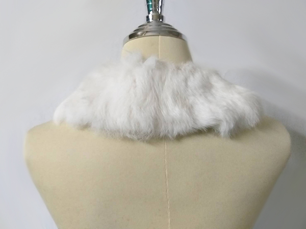 ผ้าพันคอเฟอร์แท้ แต่งโค้ท COMME CA ISM (ของใหม่)