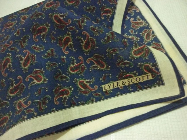 ผ้าเช็ดหน้าแบรนด์เนม LYLE & SCOTT สำหรับท่านชาย