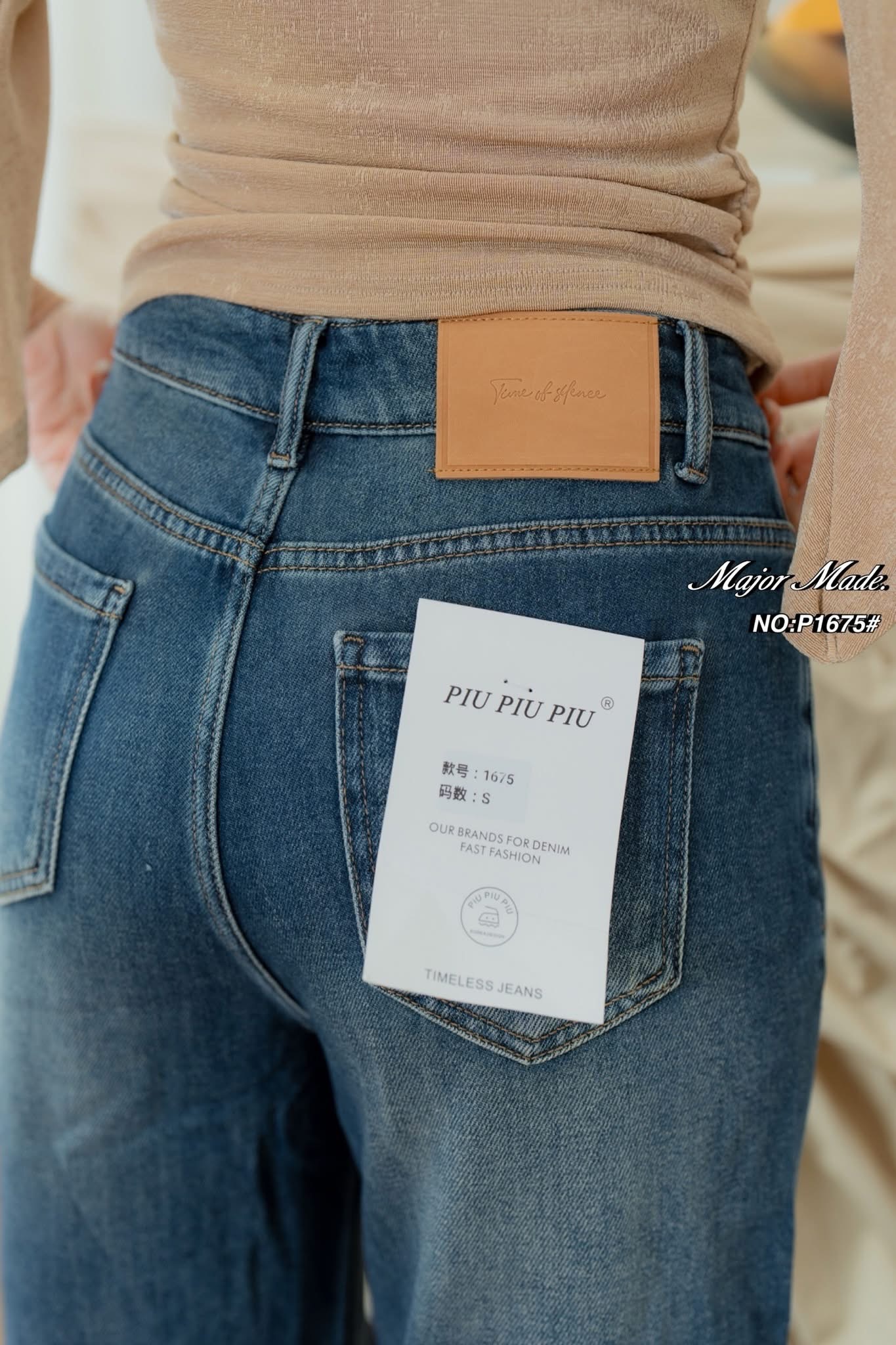 กางเกงยีนส์ขากระบอก ทรงเอวสูงงงง สไตล์เกาหลี🇰🇷 เก๋ๆ ใส่สบายสุดๆใส่แล้วดูเพรียวสูง สีฟอกสีจริงคือสวยหรูมาก ใส่สบาย : สินค้าคุณภาพ (พร้อมส่ง)