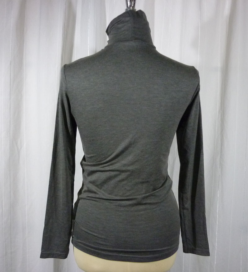 เสื้อฮีทเทคหญิง คอเต่าสีเทา Uniqlo Heattech Sz L-XL
