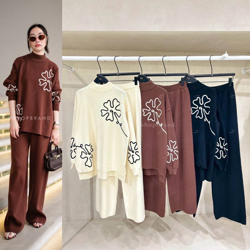 Set เสื้อแขนยาวไหมพรมคอเต่า ปักดอก+กางเกงขายาว ใส่สบาย : สินค้าคุณภาพ (พร้อมส่ง)