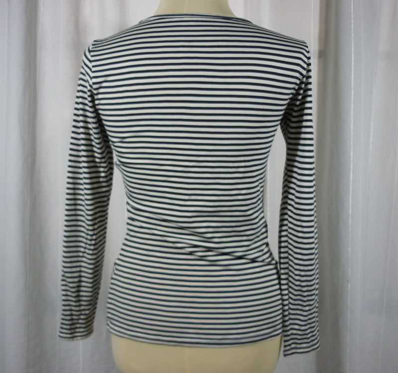 เสื้อฮีทเทคหญิง ลายขาวดำ Uniqlo heattech Sz M