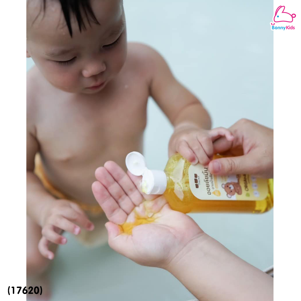 Three Bear (ทรีแบร์) Tumaric Bath Oil ออยล์ขมิ้นอาบน้ำเด็ก ออยล์ผสมอาบน้ำและทาหลังอาบน้ำ 2in1