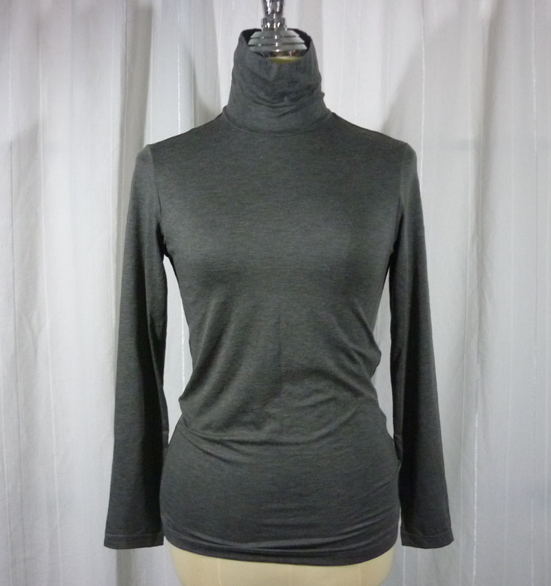 เสื้อฮีทเทคหญิง คอเต่าสีเทา Uniqlo Heattech Sz L-XL